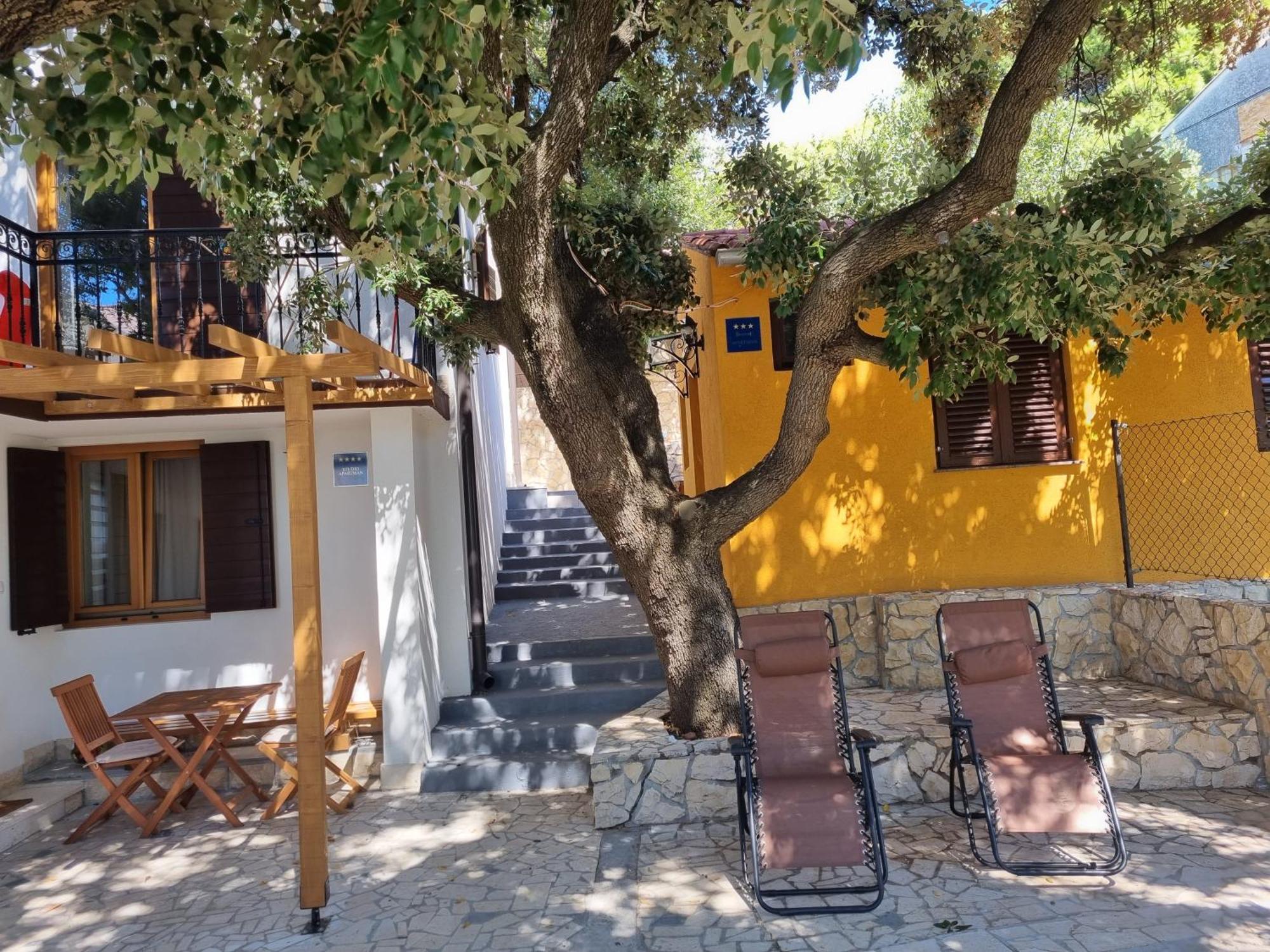 Jungic, Rab Apartment Banjol
